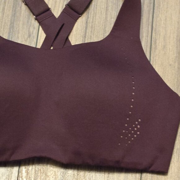 770. Lululemon Bra Burgundy Maroon Sports Bra Size 40D - Picture 2 of 7